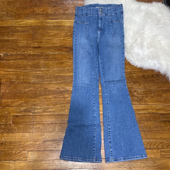 NWOT Free People Jayde Flare Jeans - Picture 3 of 6